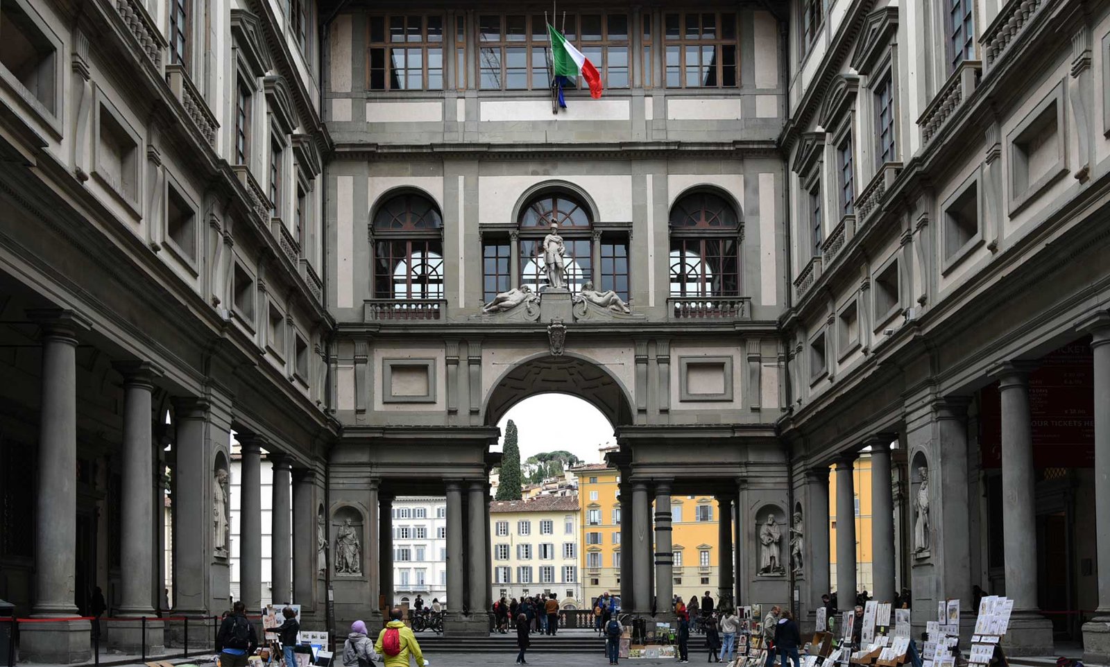 a picture of Uffizi gallery